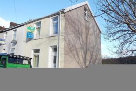 3 Bedroom End of Ter...