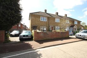 2 Bedroom End of Ter...