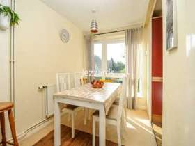 2 Bedroom Maisonette