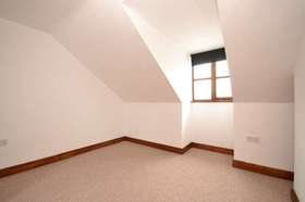 4&nbsp;Bedroom&nbsp;Semi-Detac...