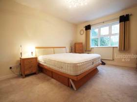 4 Bedroom Semi-Detac...