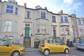 4 bedroom Terraced to rent