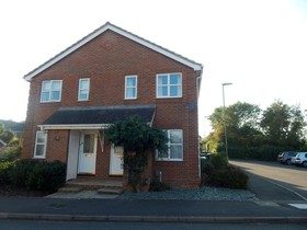 1 Bedroom End of Ter...