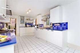 5 Bedroom Terraced