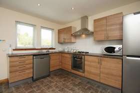 2 Bedroom End of Ter...