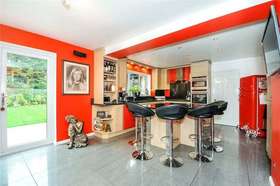 5 Bedroom Detached