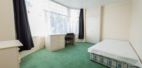 6 Bedroom Terraced