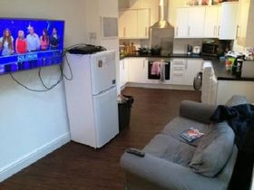 6 Bedroom House Shar...