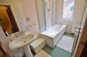 4 Bedroom Semi-Detac...