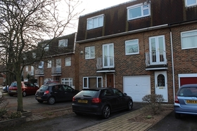4 Bedroom End of Ter...