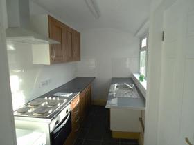 4 bedroom Terraced to rent