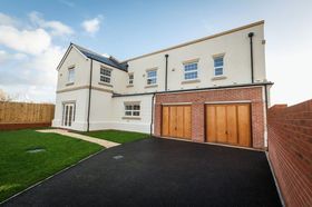 5 Bedroom Detached