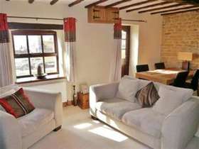 2 Bedroom End of Ter...