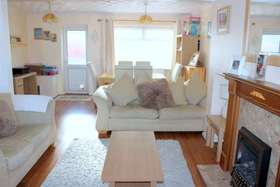 4 Bedroom Semi-Detac...