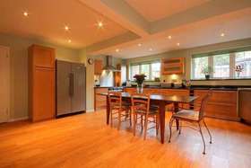 6&nbsp;Bedroom&nbsp;Detached