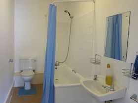 Bond Street Englefield Green E...