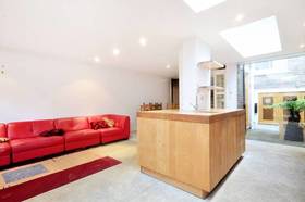 3 Bedroom Maisonette