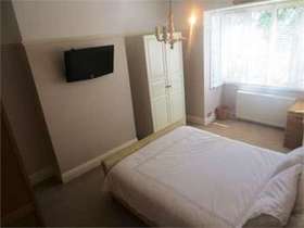 3 Bedroom End of Ter...