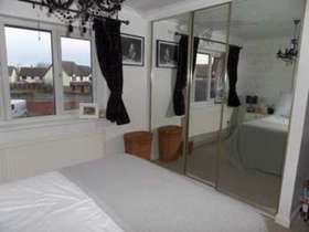 2 Bedroom End of Ter...