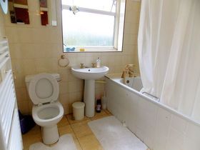 5 Bedroom Semi-Detac...