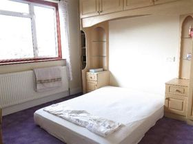 4&nbsp;Bedroom&nbsp;Semi-Detac...