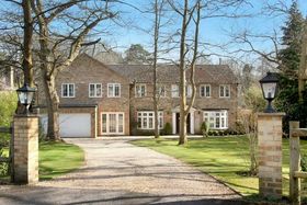 6&nbsp;Bedroom&nbsp;Detached