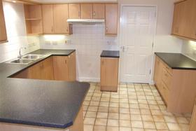 3 Bedroom End of Ter...