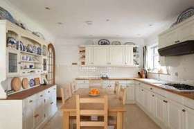 6 Bedroom Detached