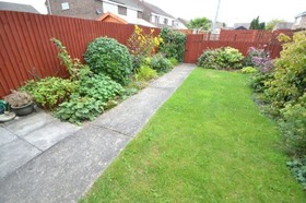 2 Bedroom End of Ter...