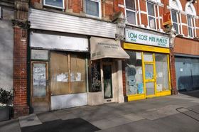 Chiswick High Road  London, W4...