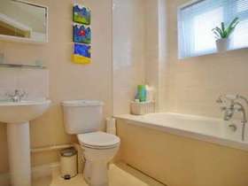 3 Bedroom End of Ter...