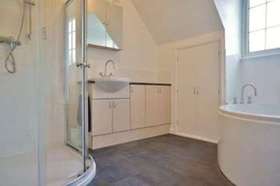4 Bedroom Semi-Detac...