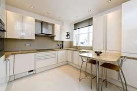 3 bedroom Flat to rent