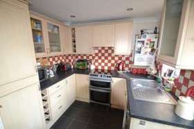 2 bedroom Semi-Detached to rent