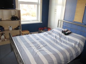 3 Bedroom End of Ter...
