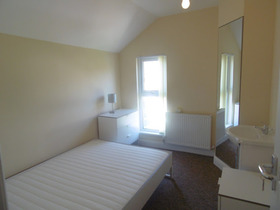 5 Bedroom Terraced