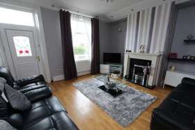 2 Bedroom End of Ter...