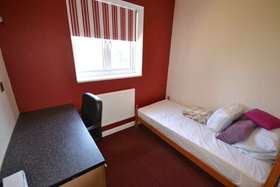 3 Bedroom Flat Share