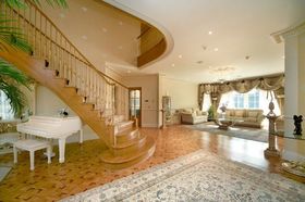 6 Bedroom Detached