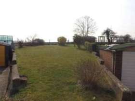 3 Bedroom End of Ter...
