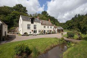 6 Bedroom Detached