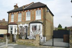 3&nbsp;Bedroom&nbsp;Semi-Detac...