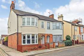 2 Bedroom Maisonette