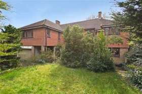 6 Bedroom Detached