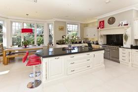 6 Bedroom Detached