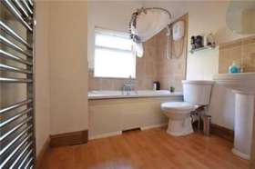 2 Bedroom End of Ter...