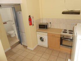 1 Bedroom House Shar...