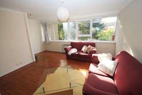 4 bedroom Semi-Detached to rent