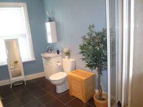 2 Bedroom End of Ter...