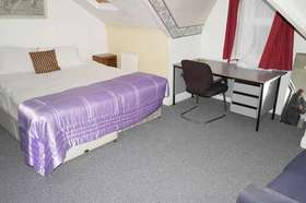1&nbsp;Bedroom&nbsp;End of Ter...